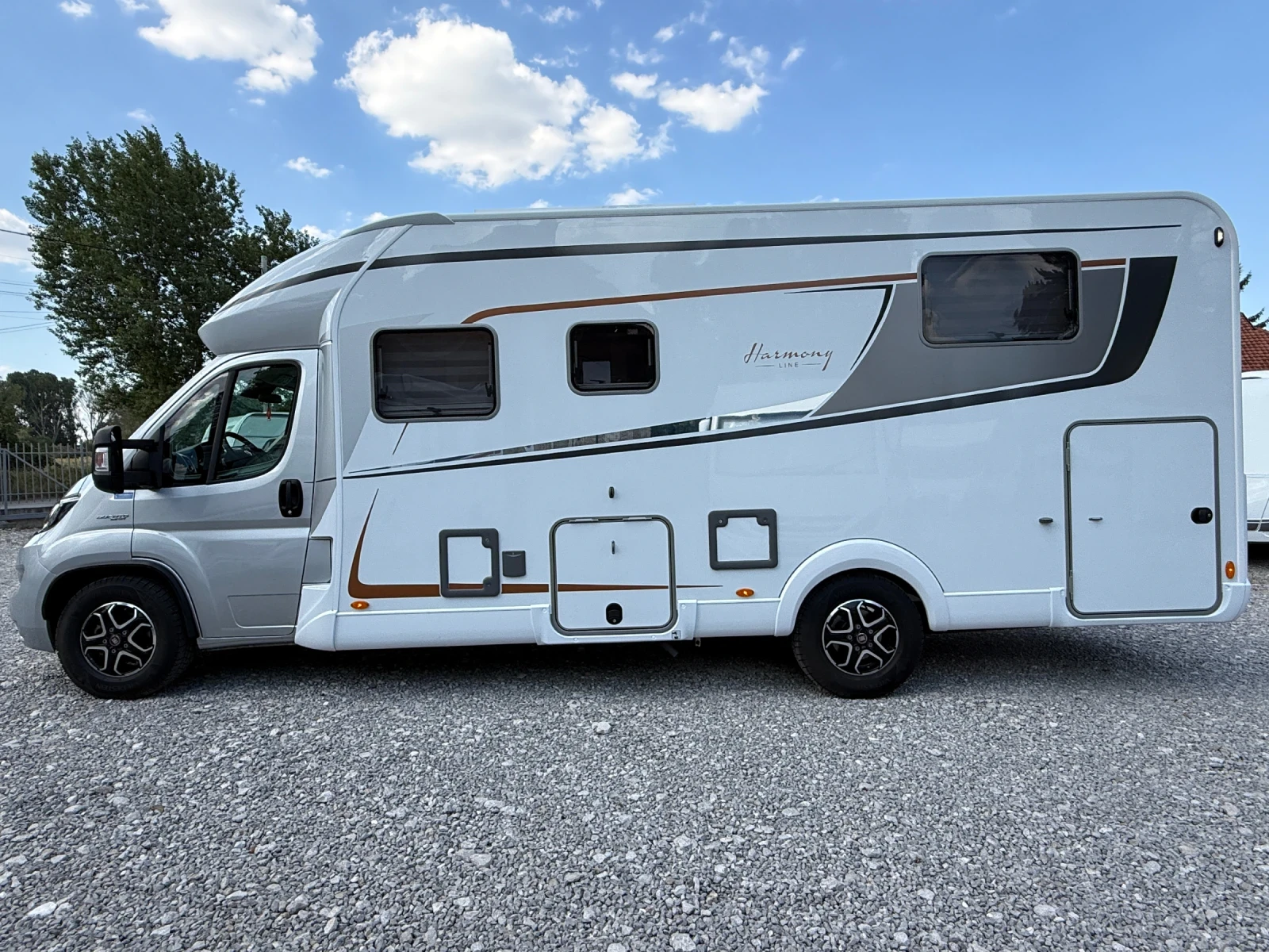 Кемпер Burstner Lyseo Harmony Line 736 180к.с, 9-степенен автомат! - изображение 3