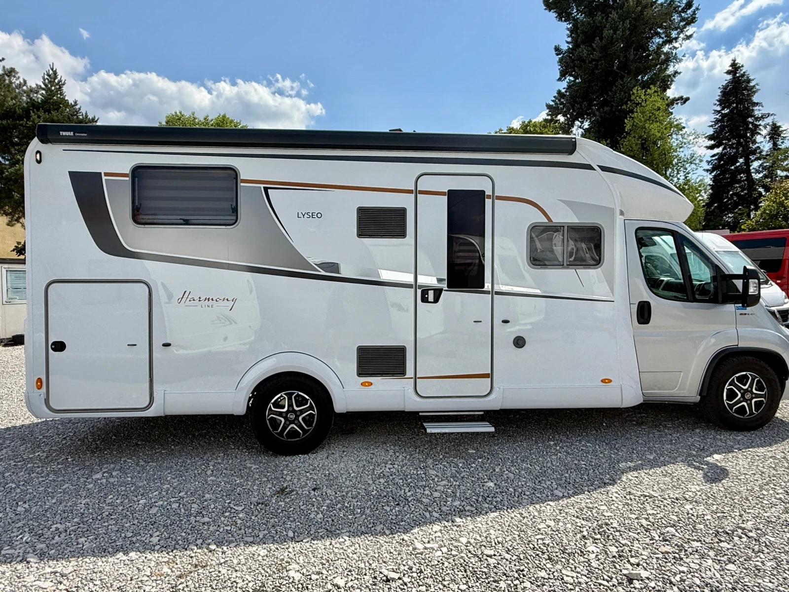 Кемпер Burstner Lyseo Harmony Line 736 180к.с, 9-степенен автомат! - изображение 5