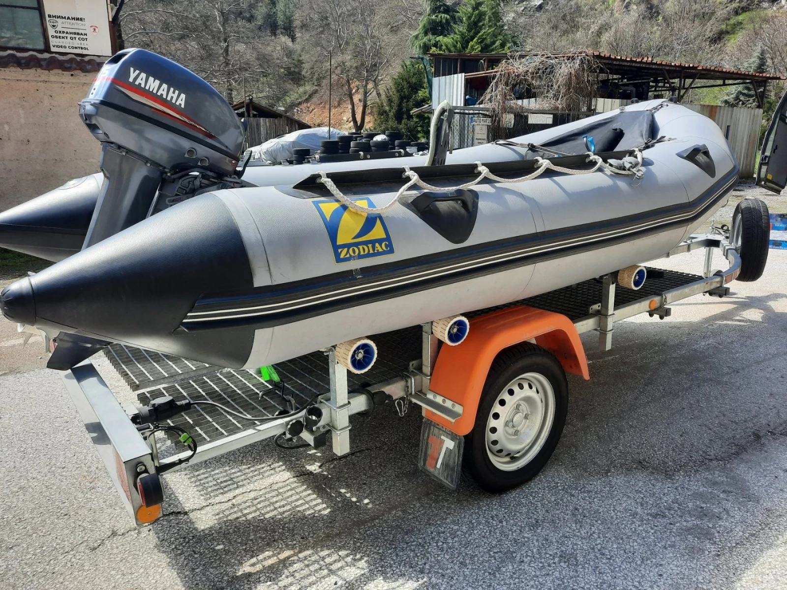 Надуваема лодка Zodiac Classic MK2, снимка 5 - Воден транспорт - 54703762