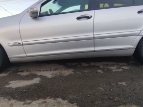 Mercedes-Benz C 220, снимка 10