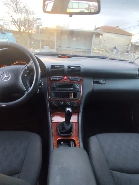 Mercedes-Benz C 220, снимка 11