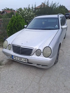     Mercedes-Benz E 220