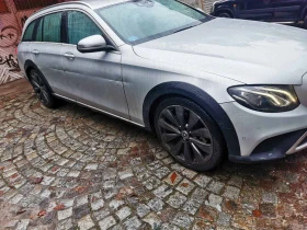 Mercedes-Benz E 220 All Terrain, снимка 14