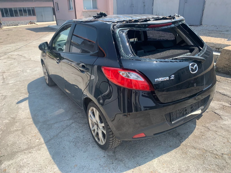 Mazda 2 1.5i 103кс., снимка 4 - Автомобили и джипове - 37516356