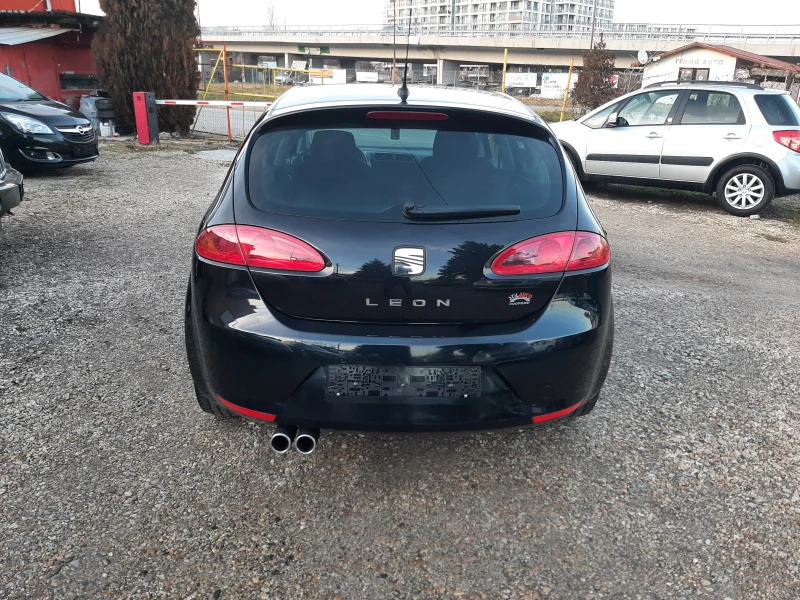 Seat Leon 1.6i, снимка 5 - Автомобили и джипове - 48396259