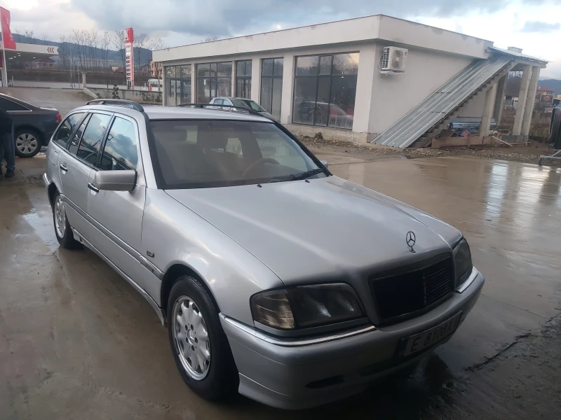 Mercedes-Benz C 220, снимка 6 - Автомобили и джипове - 48537775