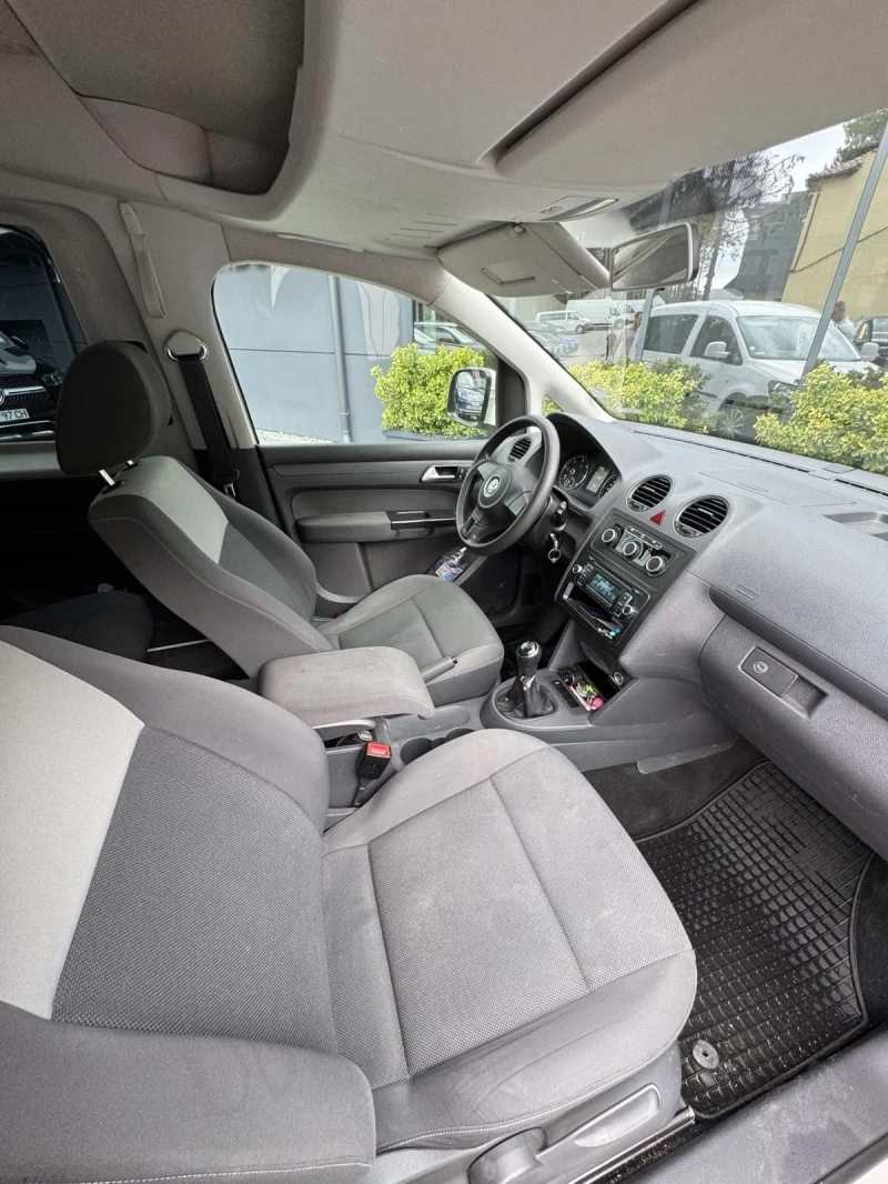 VW Caddy MAXI, снимка 9 - Автомобили и джипове - 51215156