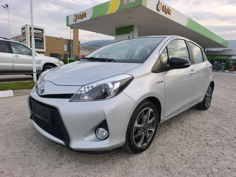 Toyota Yaris 1.5HYBRID LOUNGE FULL SERVICE IN TOYOTA NEW 