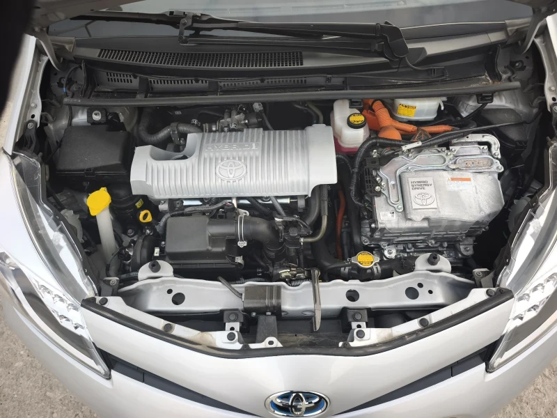 Toyota Yaris 1.5HYBRID LOUNGE FULL SERVICE IN TOYOTA NEW , снимка 14 - Автомобили и джипове - 52136128