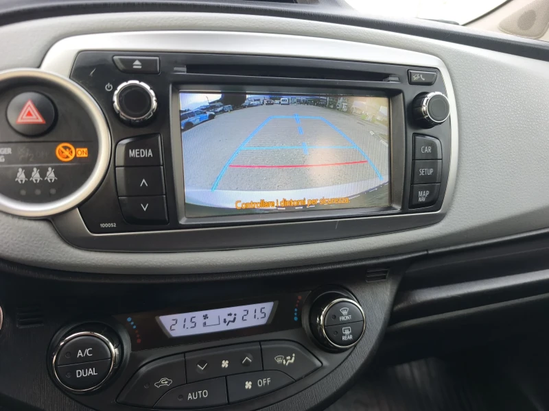 Toyota Yaris 1.5HYBRID LOUNGE FULL SERVICE IN TOYOTA NEW , снимка 9 - Автомобили и джипове - 52136128