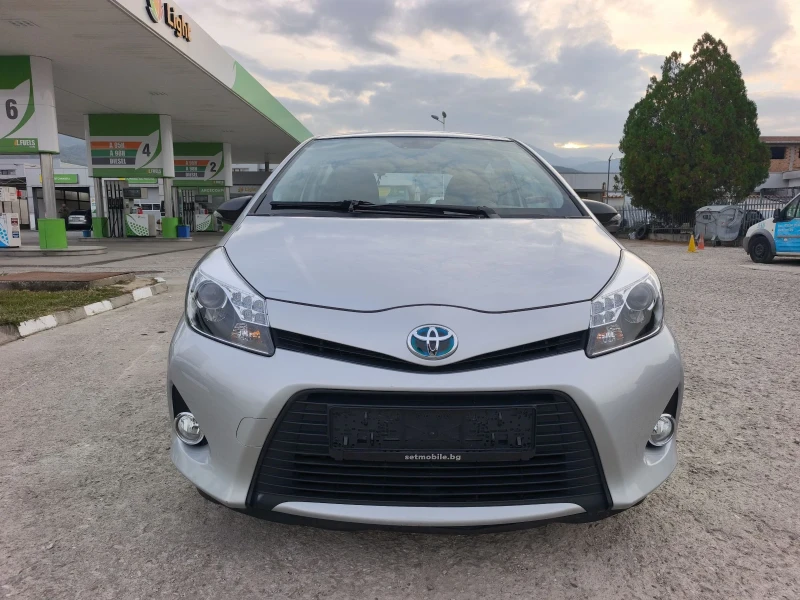Toyota Yaris 1.5HYBRID LOUNGE FULL SERVICE IN TOYOTA NEW , снимка 2 - Автомобили и джипове - 52136128