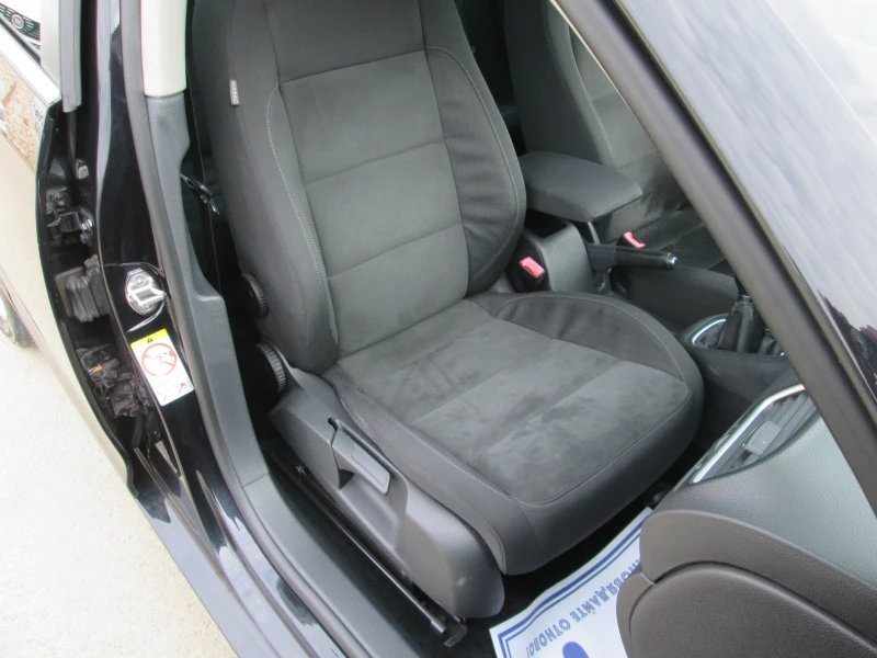 VW Golf Variant 1.6TDI-НОВА!!, снимка 15 - Автомобили и джипове - 52288149