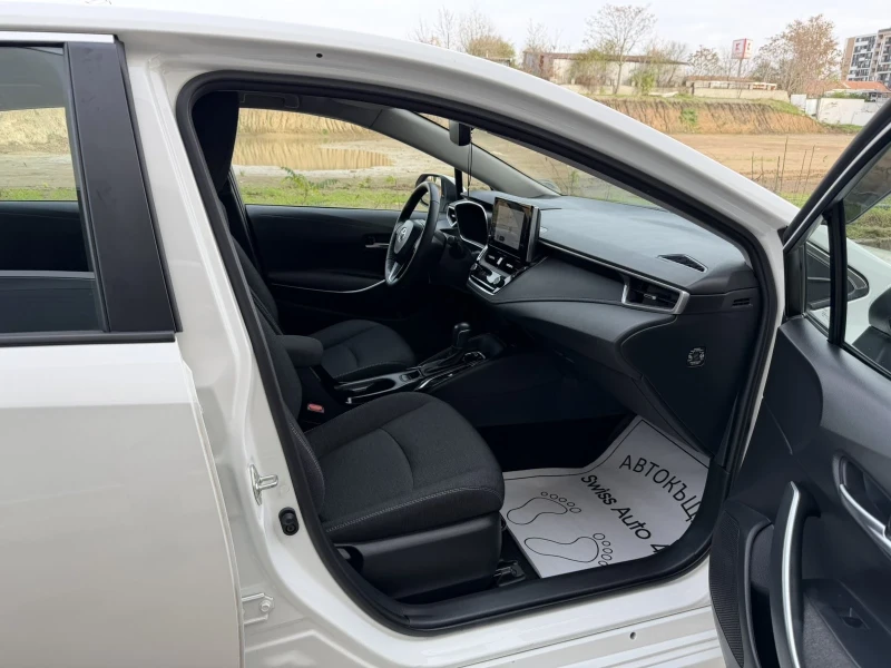 Toyota Corolla 1.8 Hybrid, снимка 13 - Автомобили и джипове - 52507071