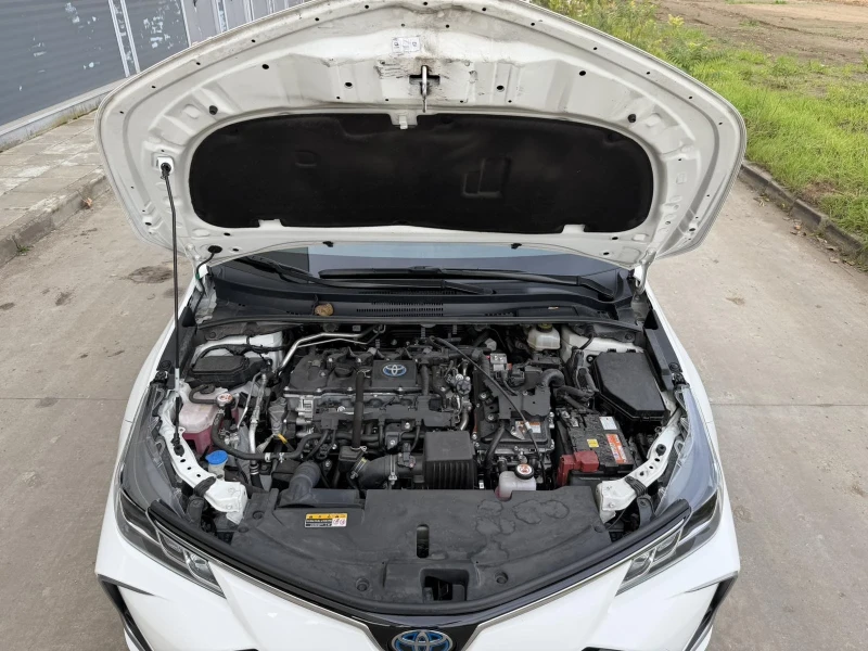 Toyota Corolla 1.8 Hybrid, снимка 4 - Автомобили и джипове - 52507071
