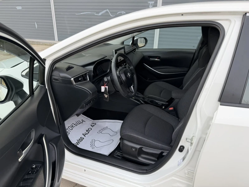 Toyota Corolla 1.8 Hybrid, снимка 9 - Автомобили и джипове - 52507071