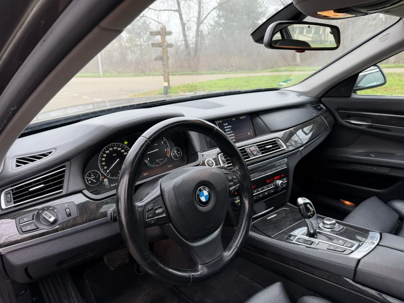 BMW 740, снимка 9 - Автомобили и джипове - 52878598