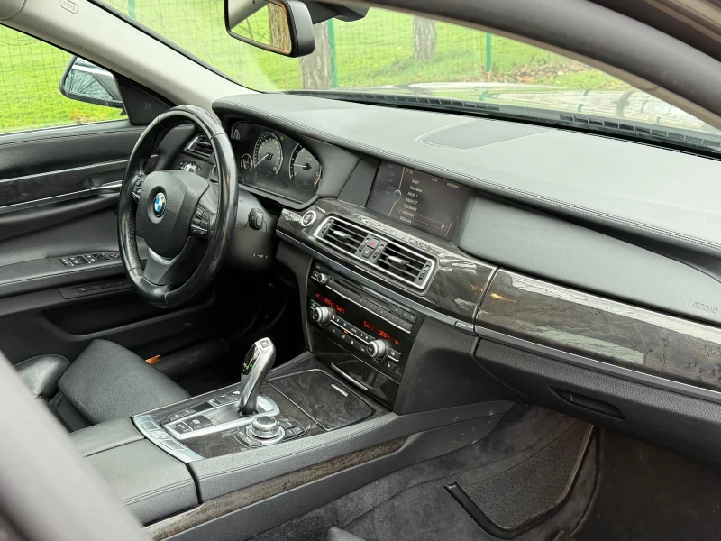 BMW 740, снимка 8 - Автомобили и джипове - 52878598