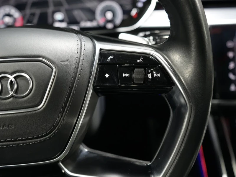 Audi A8 55 TFSI* Quattro* АвтоКредит* (ЦЕНА, снимка 13 - Автомобили и джипове - 53415907