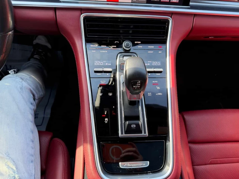 Porsche Panamera * GTS * CARFAX * ЦЕНА ДО БГ, снимка 13 - Автомобили и джипове - 53527108