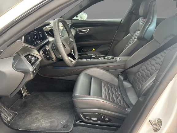 Audi E-Tron GT S Quattro = Black Optics Plus = Гаранция, снимка 4 - Автомобили и джипове - 54372664