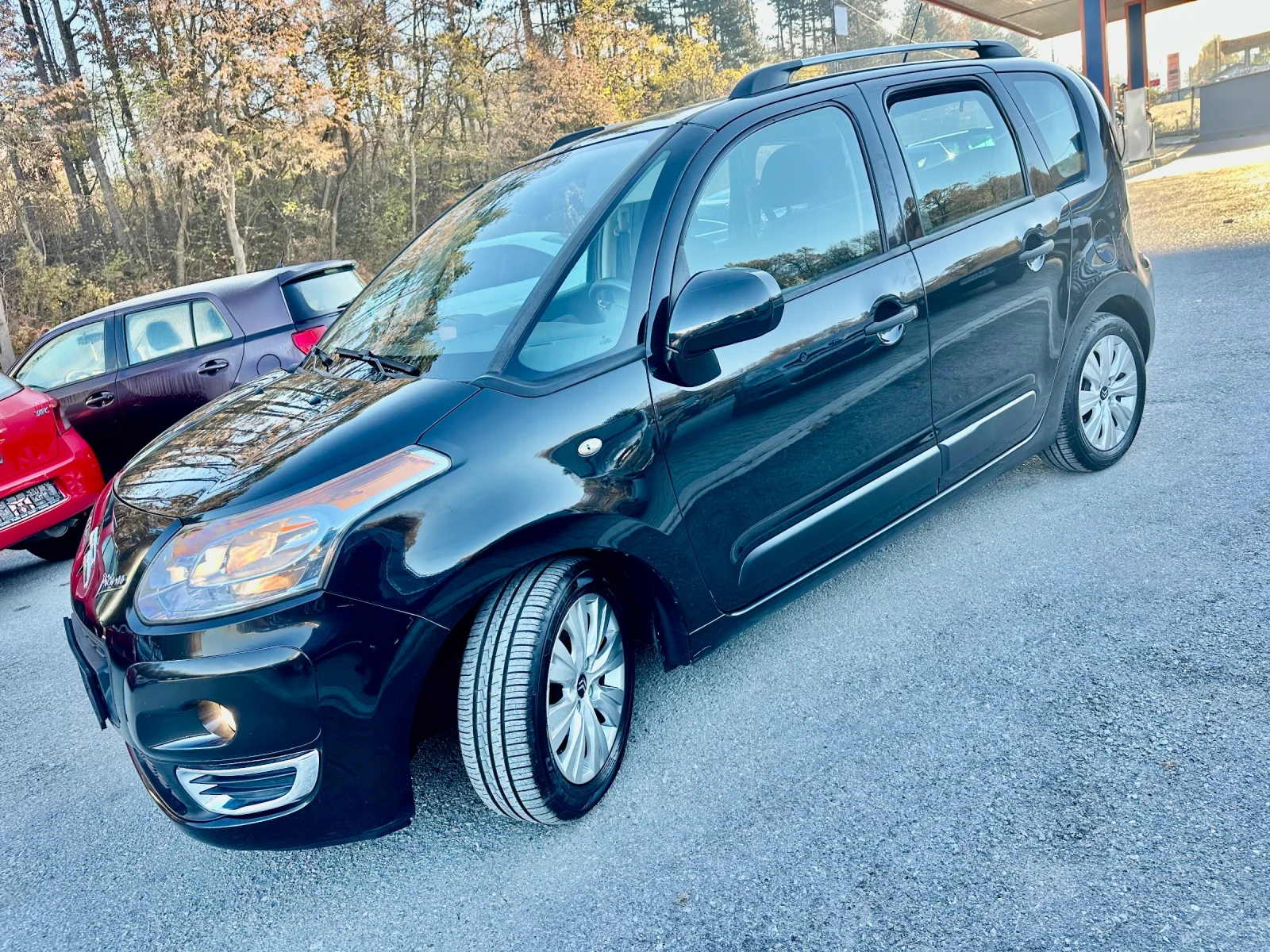 Citroen C3 Picasso 1.6HDI* PANORAMA* REALNI KM*  - изображение 3