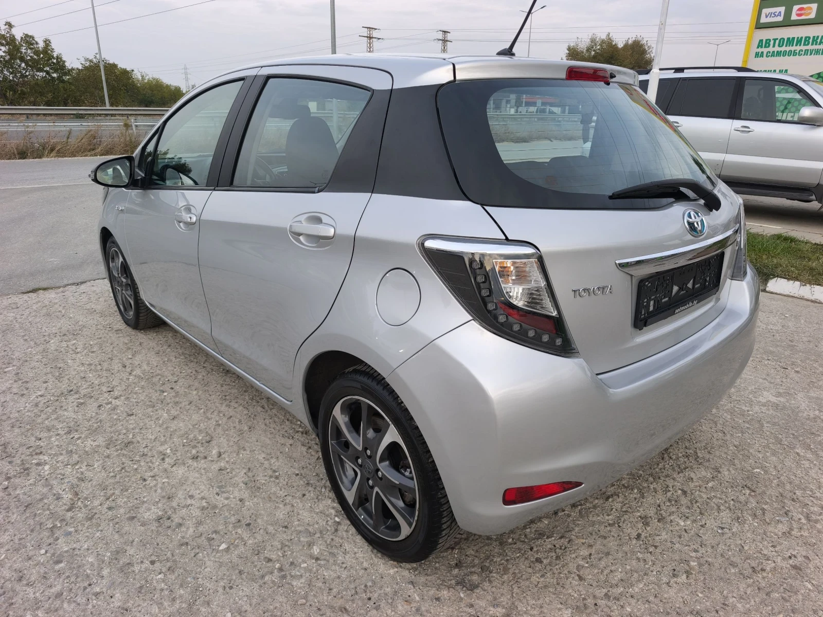 Toyota Yaris 1.5HYBRID LOUNGE FULL SERVICE IN TOYOTA NEW  | Mobile.bg — изображение 5