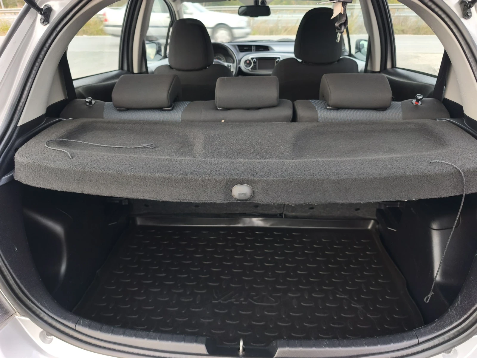 Toyota Yaris 1.5HYBRID LOUNGE FULL SERVICE IN TOYOTA NEW  | Mobile.bg — изображение 11