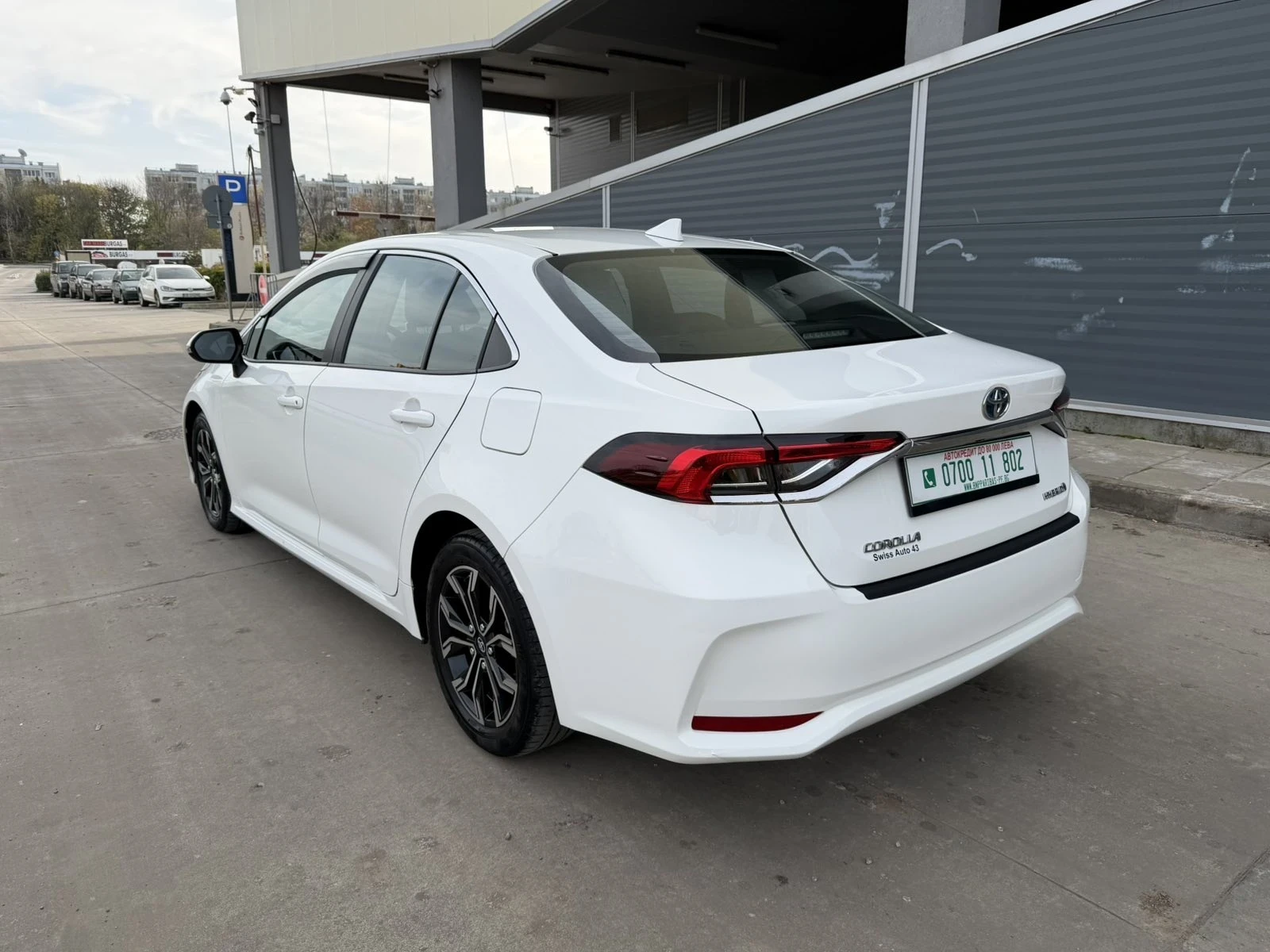 Toyota Corolla 1.8 Hybrid - изображение 6