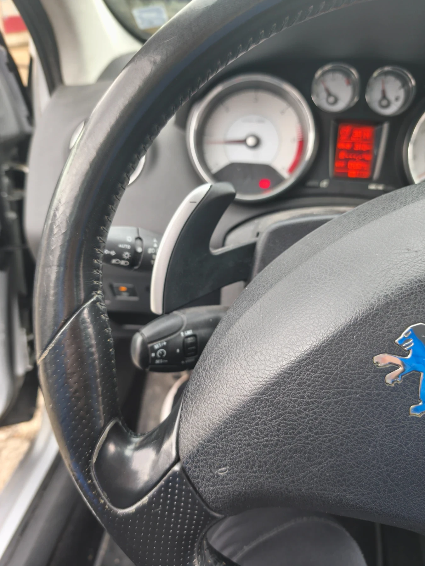 Peugeot 308  - изображение 10