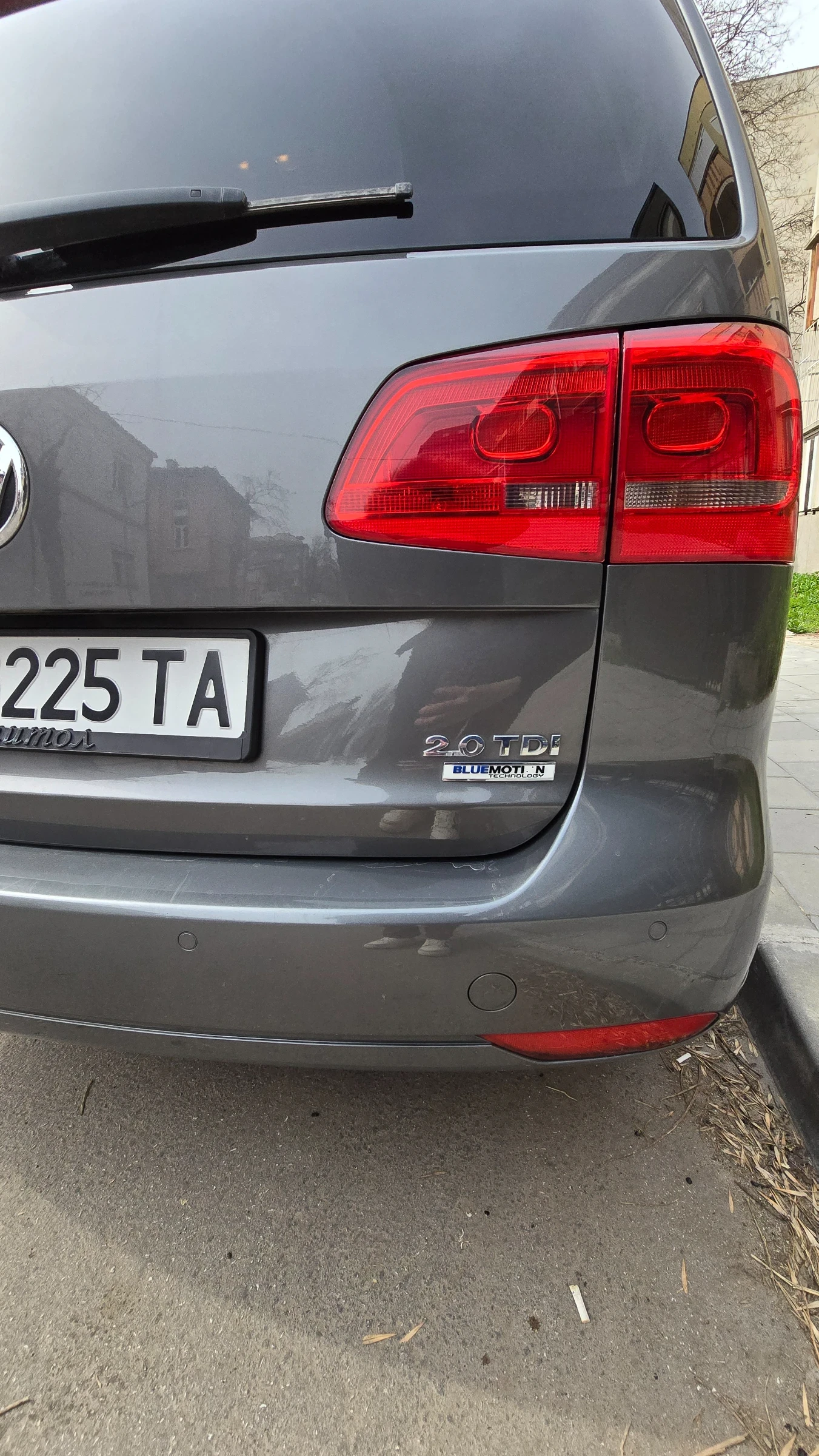 VW Touran 2.0 TDI, снимка 14 - Автомобили и джипове - 53734598