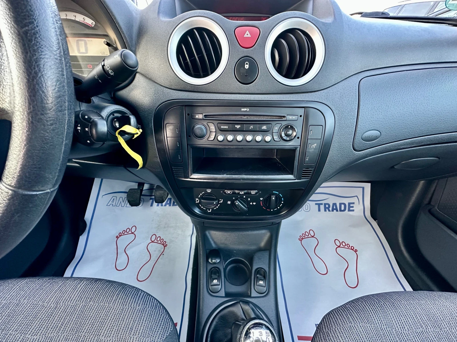 Citroen C3 1.4 HDI, снимка 11 - Автомобили и джипове - 53829290