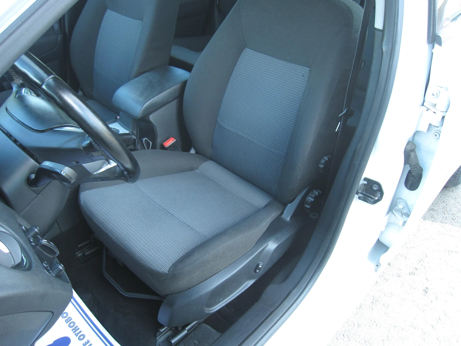 Ford Mondeo 1, 6, снимка 9 - Автомобили и джипове - 53837735