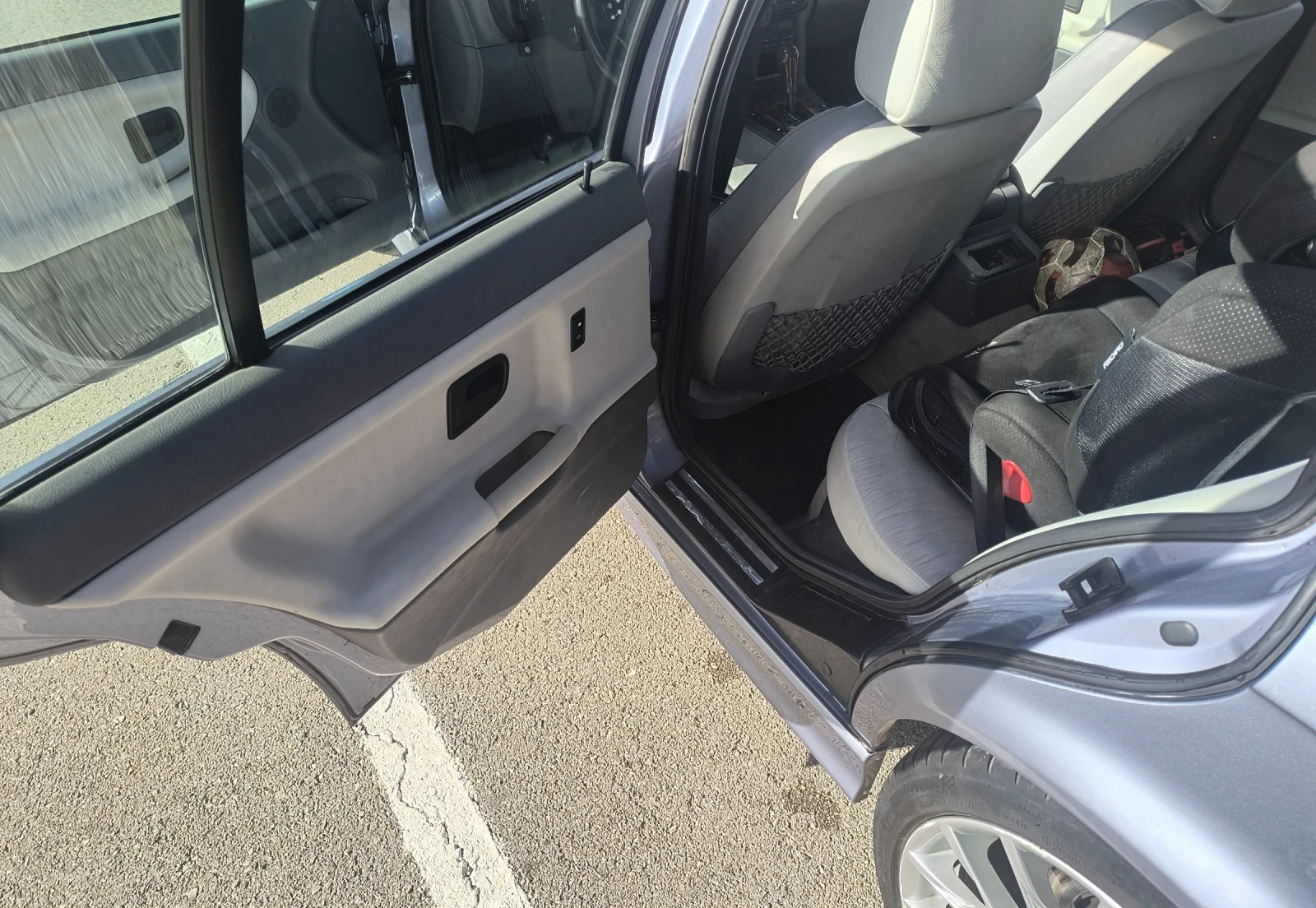 BMW 328 IA газ, снимка 6 - Автомобили и джипове - 53901581