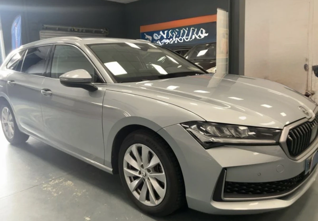 Skoda Superb 2.0TDI#SELECTION#DISTR#NAVI#CAMERA#ПОДГРЕВ, снимка 3 - Автомобили и джипове - 53990534