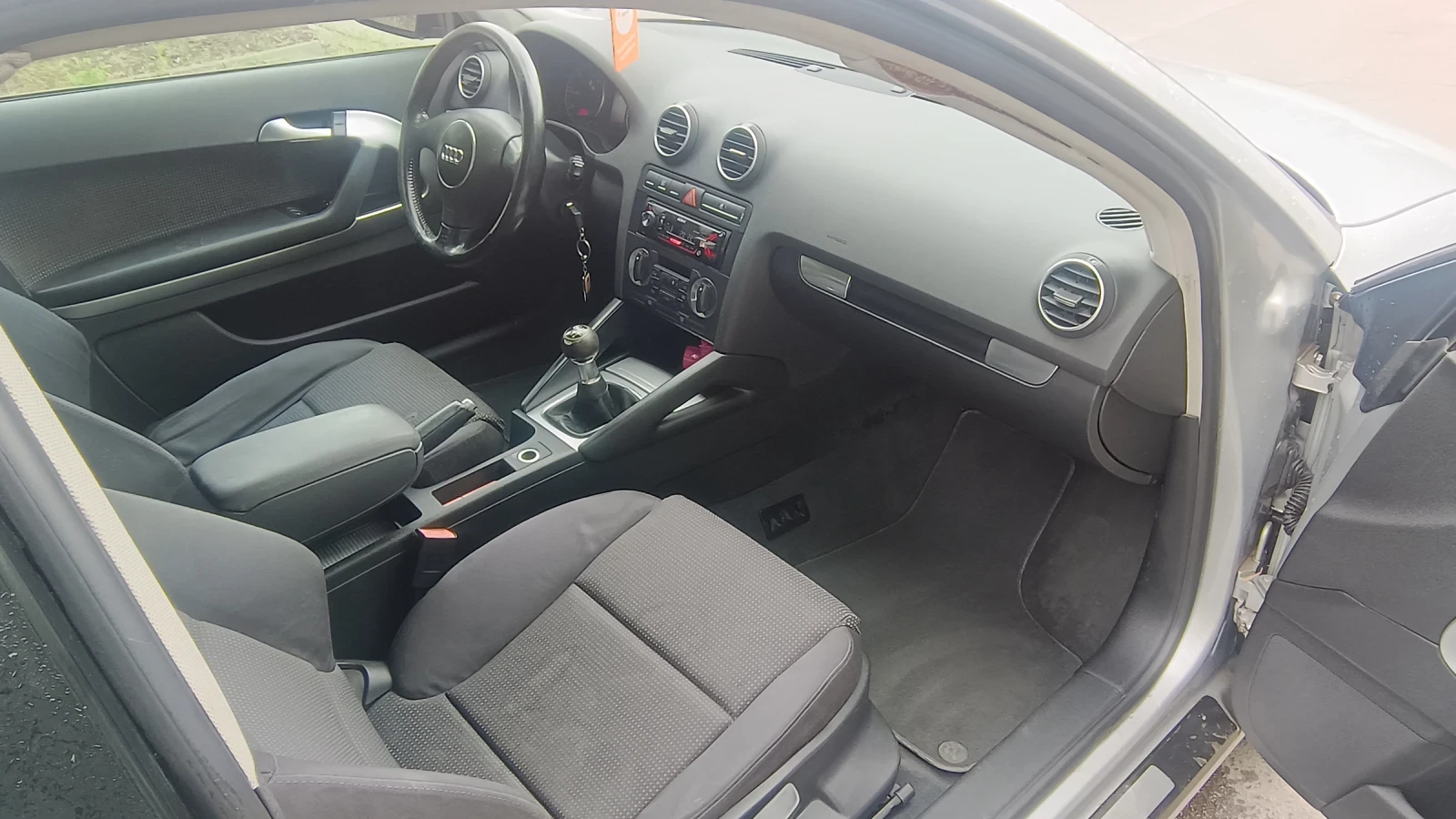 Audi A3 2.0 TDI 140 коня, снимка 8 - Автомобили и джипове - 54045286