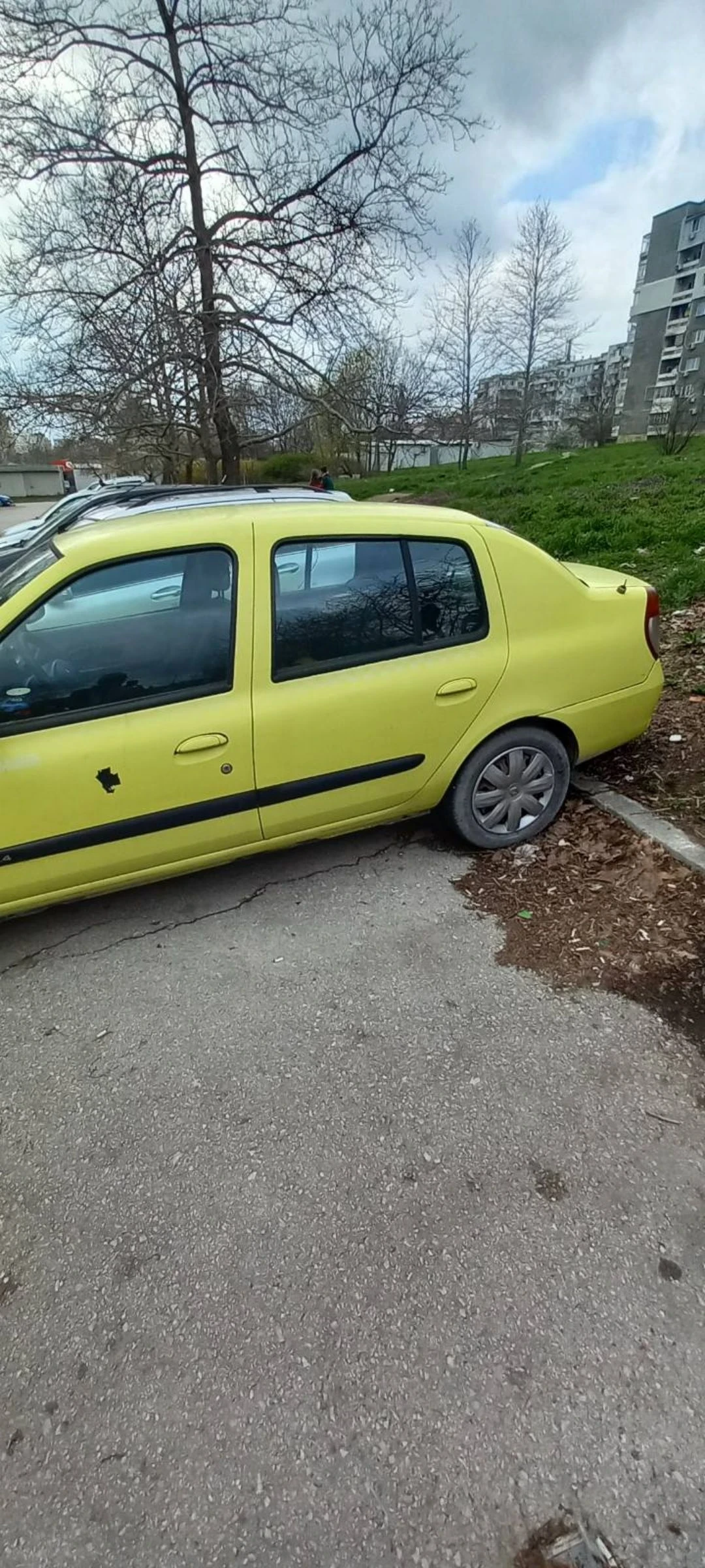 Renault Symbol, снимка 6 - Автомобили и джипове - 54092566