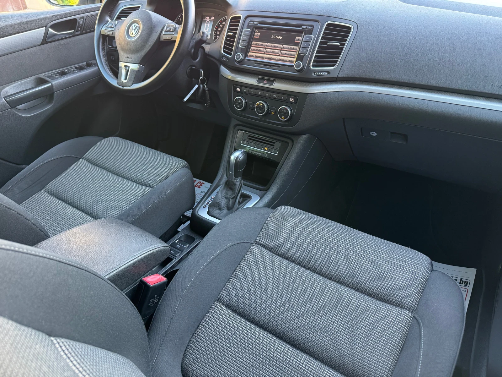 VW Sharan * 2.0TDI* DSG* HIGHLINE* NAVI* , снимка 11 - Автомобили и джипове - 54683145