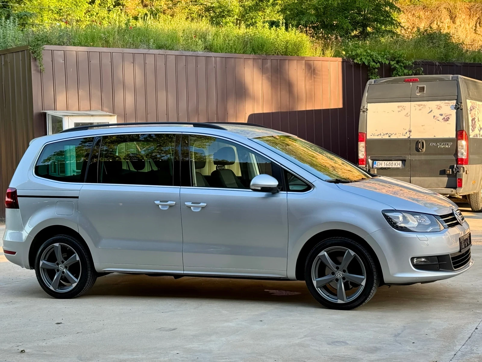 VW Sharan * 2.0TDI* DSG* HIGHLINE* NAVI* , снимка 7 - Автомобили и джипове - 54683145