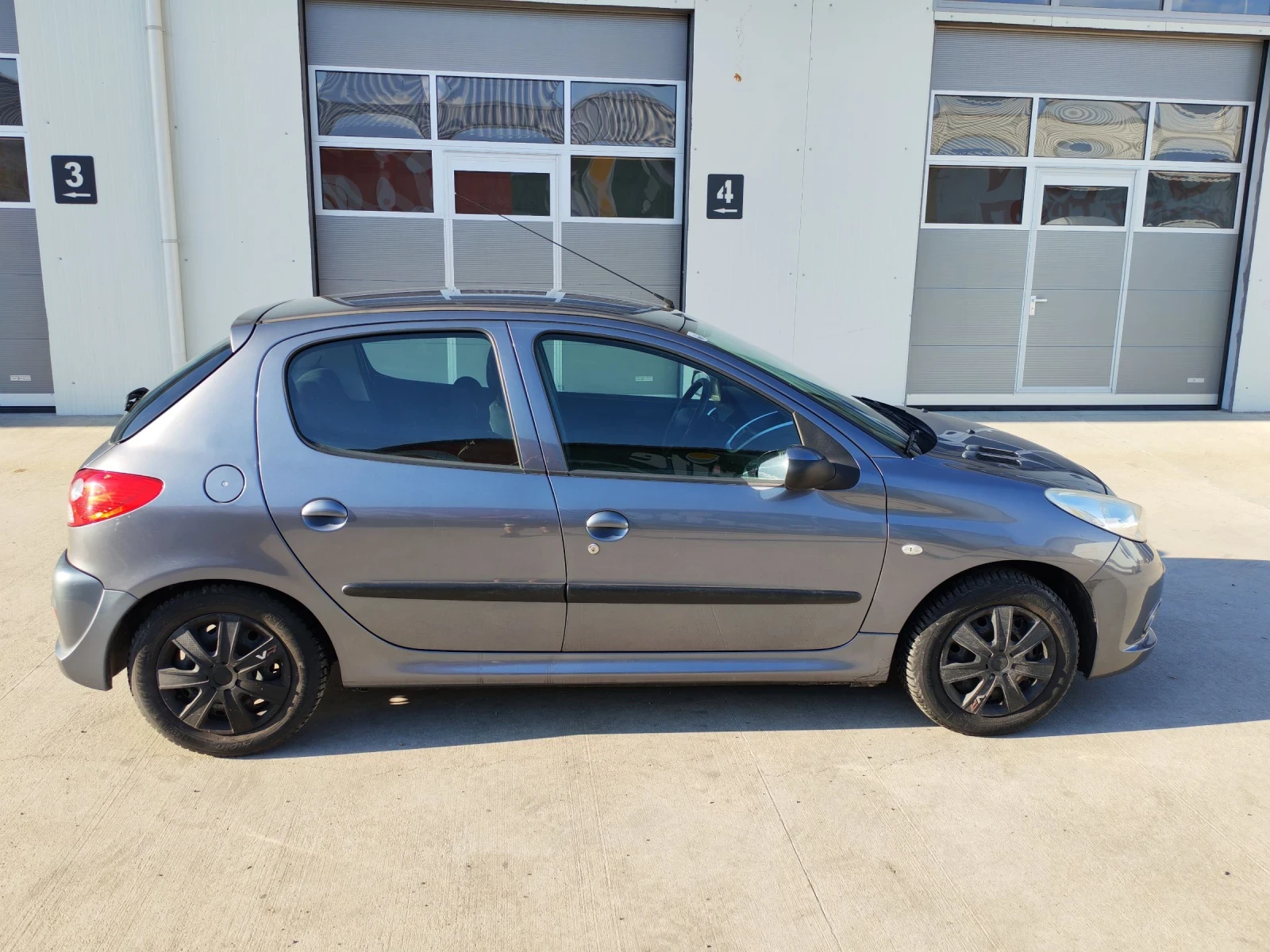 Peugeot 206 1.4 климатик, снимка 7 - Автомобили и джипове - 54740715