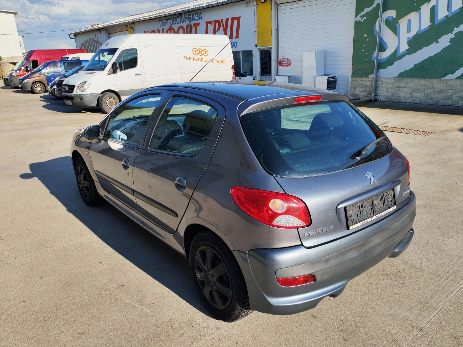 Peugeot 206 1.4 климатик, снимка 4 - Автомобили и джипове - 54740715