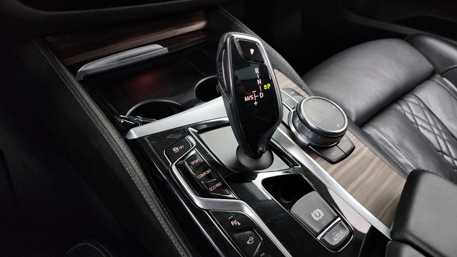 BMW 6 GT 640i xDrive Luxury | HUD | 360  Камера | Soft Clos, снимка 10 - Автомобили и джипове - 54856880