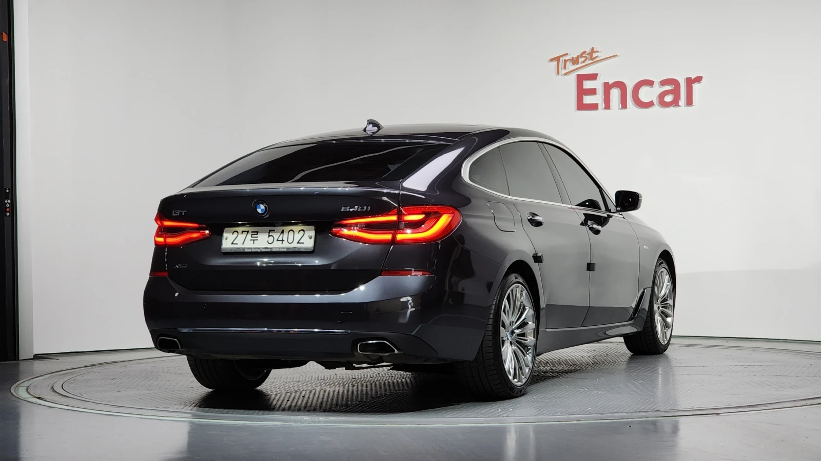 BMW 6 GT 640i xDrive Luxury | HUD | 360  Камера | Soft Clos, снимка 2 - Автомобили и джипове - 54856880