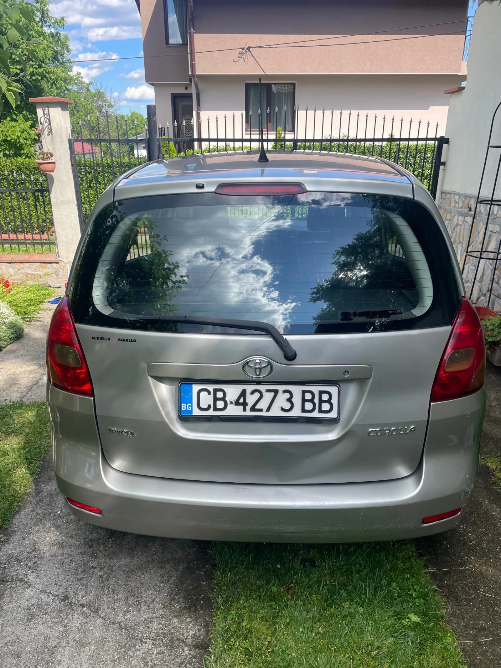 Toyota Corolla verso 1.6, снимка 2 - Автомобили и джипове - 54903051