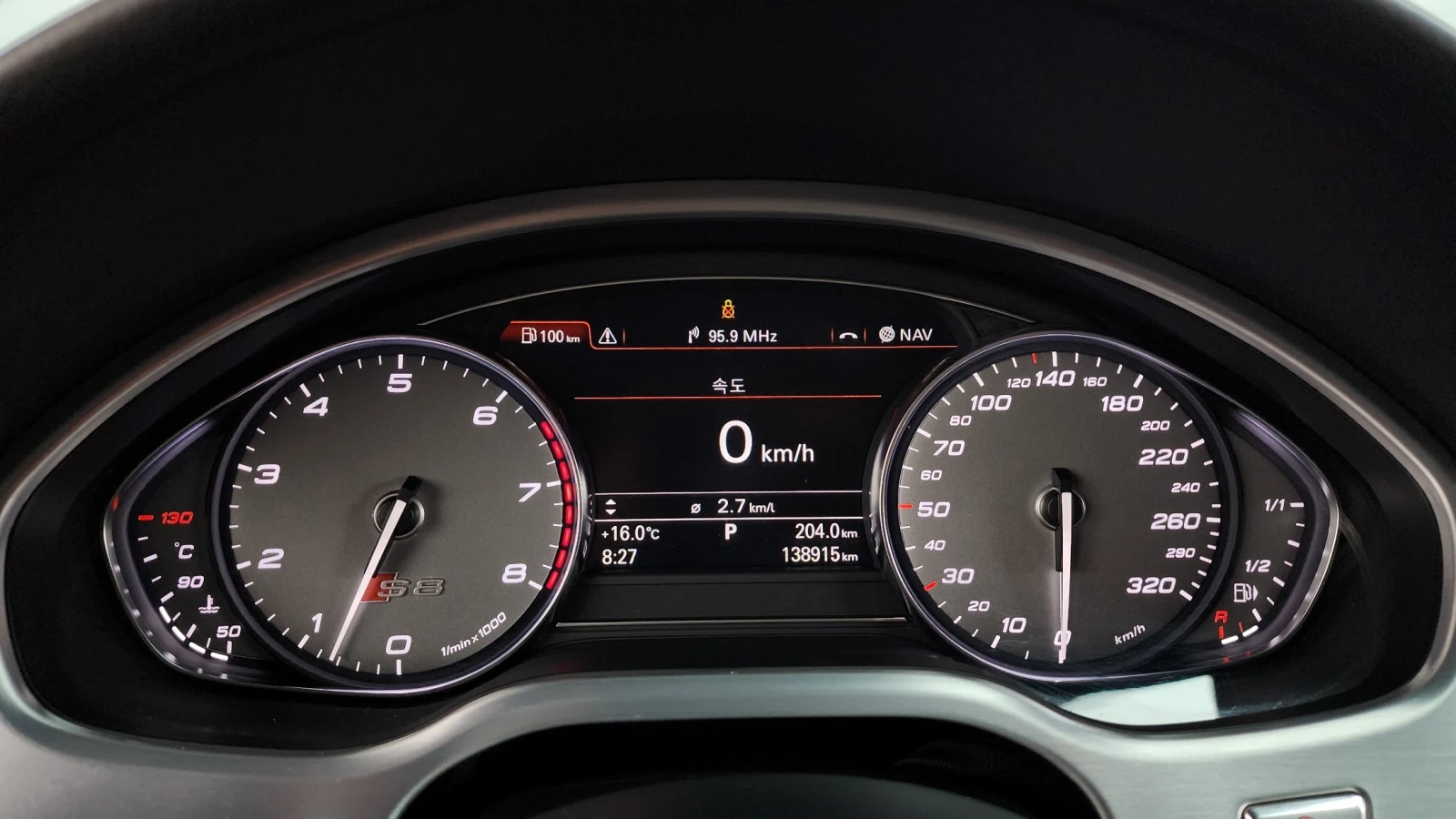 Audi S8 4.0 TFSI Quattro, FULL, снимка 7 - Автомобили и джипове - 55457575