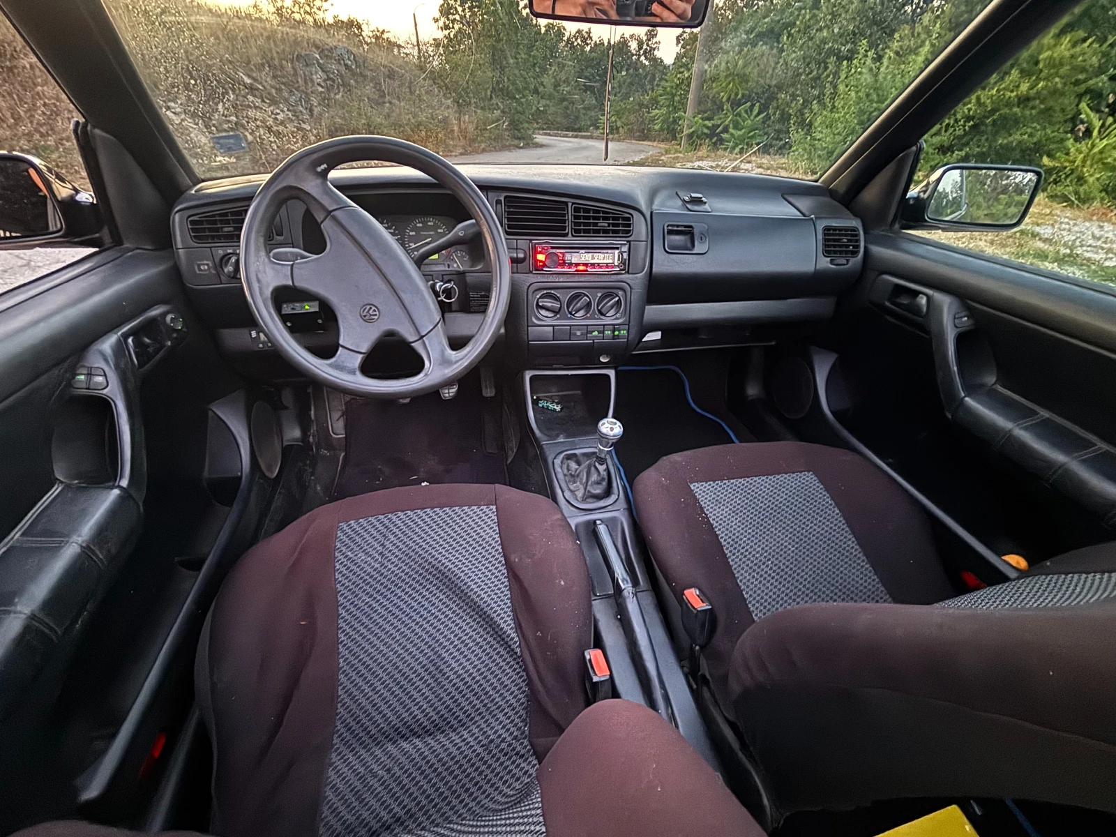 VW Golf 1.8, снимка 8 - Автомобили и джипове - 55630886
