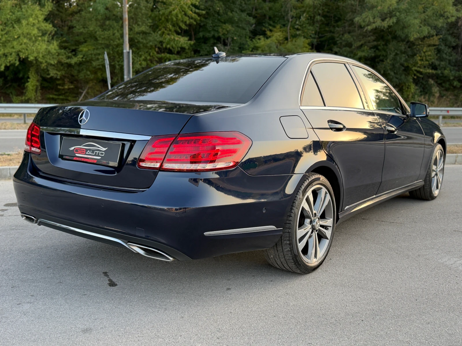 Mercedes-Benz E 350 * LED* DISTRONIC* AIRMATIC* ОБДУЖВАНЕ* , снимка 6 - Автомобили и джипове - 55662178