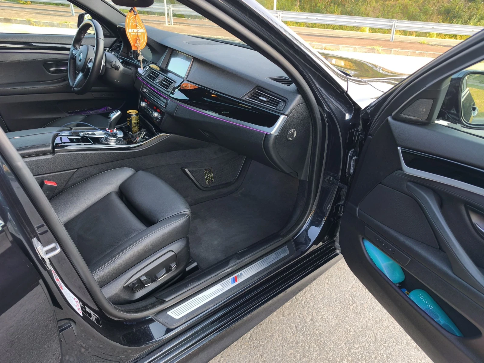 BMW 535 xDrive/SoftClose/KeyLess/Harman, снимка 11 - Автомобили и джипове - 55899796