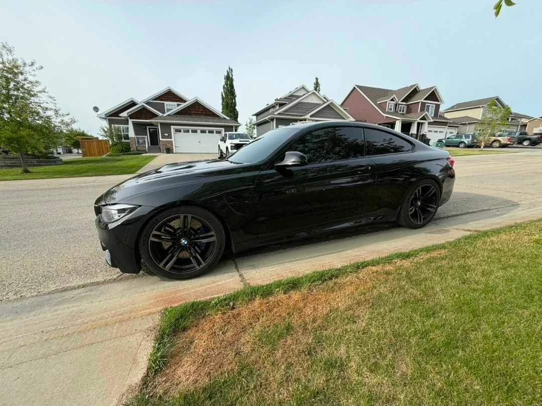 BMW M4 * Coupe* CARFAX* АВТОКРЕДИТ БЕЗ ПЪРВОНАЧАЛНА ВНОСК, снимка 2 - Автомобили и джипове - 55947979