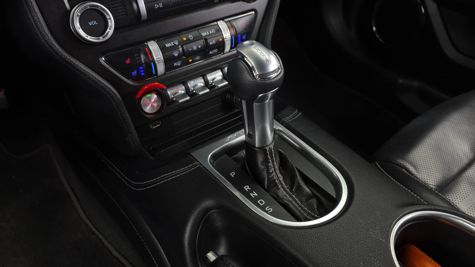 Ford Mustang 2020 Ecoboost* Digital* Обдухване, снимка 10 - Автомобили и джипове - 56210821