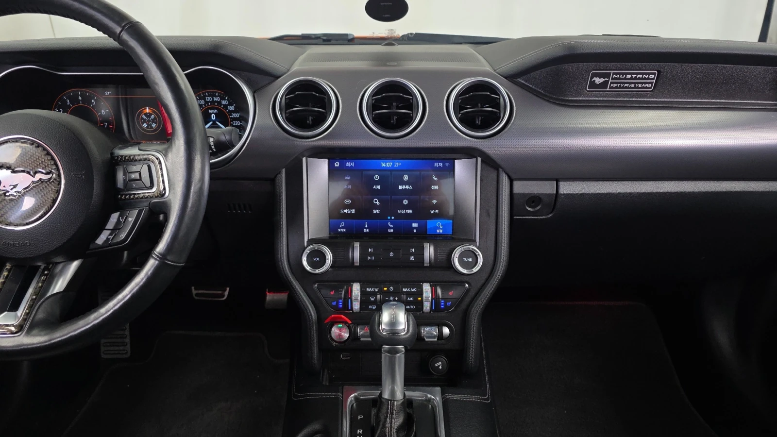 Ford Mustang 2020 Ecoboost* Digital* Обдухване, снимка 13 - Автомобили и джипове - 56210821